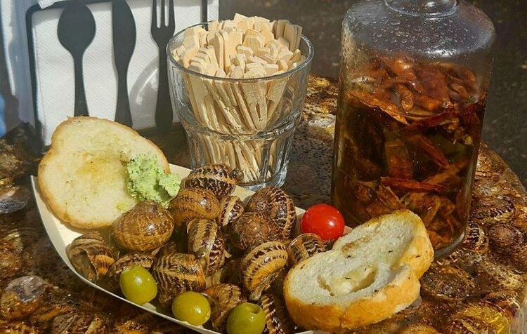 Космические улитки: где попробовать и как их выращивают? - фото