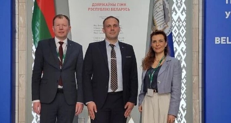 Российскую экономичную технологию заготовки кормов представили специалистам белорусского АПК