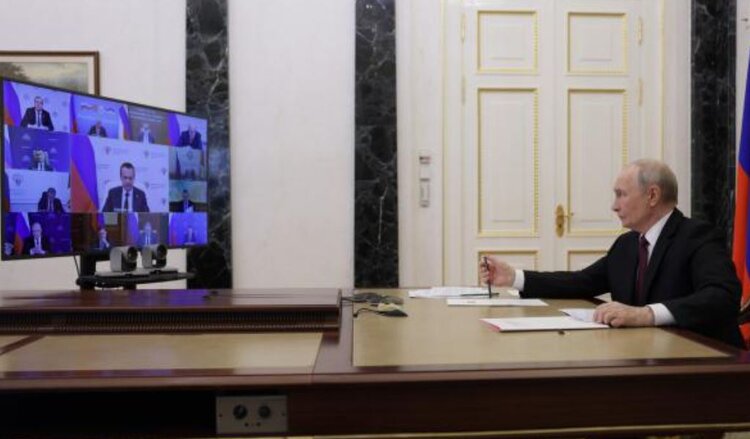 Решение о нештрафуемом периоде внедрения электронных перевозочных документов вынес Владимир Путин - фото