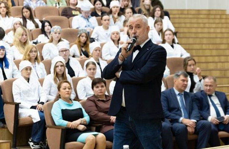 Сергей Середа поговорил со студентами СПбГАУ о перспективах ветеринарной карьеры - фото