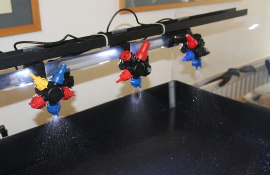 Какие форсунки выбрать для довсходовых гербицидов и зачем перед опрыскиванием продувать поля