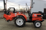 Трактор Kubota GT3D - фото