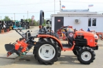 Трактор Kubota B225D - фото