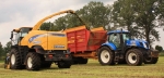 Трактор New Holland T7040 - фото