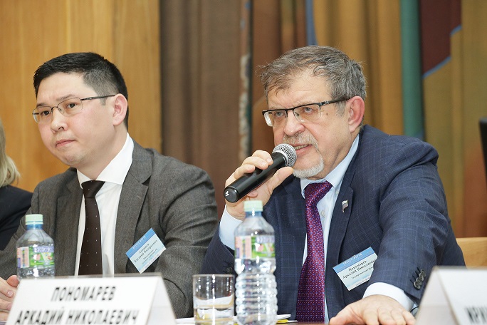 Аркадий Пономарев