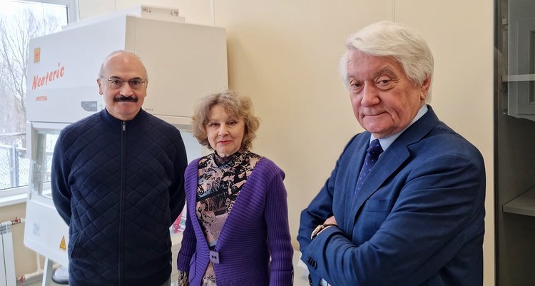 Биоминеральные удобрения с микроорганизмами представили председателю Комитета Госдумы РФ по науке и высшему образованию