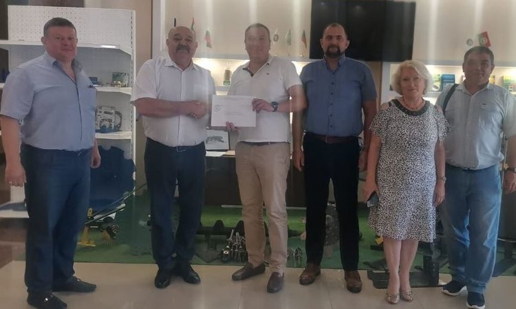 Специалисты НИИСХ Крыма разработали импортозамещающий комплект для межкустовой обработки винограда 