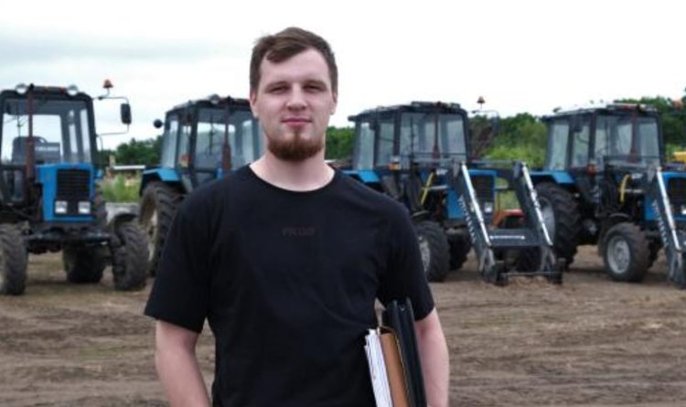 Молодой сахалинский фермер на средства «Агростартапа» развивает картофелеводство и выращивание кормовых трав