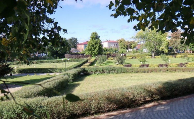 В наукограде Мичуринск к юбилею Ивана Мичурина открыли обновленный Коллекционный сад