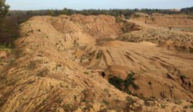 Уголовным делом обернулся песчаный карьер на сельхозземлях в Смоленской области