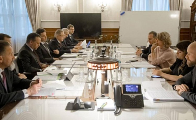 Сибирское зерно начнут вывозить по новым маршрутам с подключением речного транспорта - фото