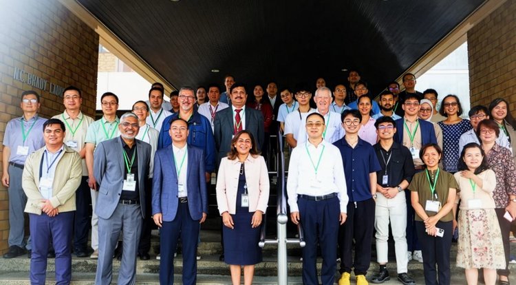 «Зелёный суперрис» шагает по планете - фото