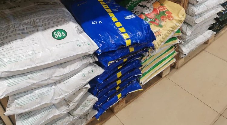 Живой грунт для рассады: как заселить почвосмесь полезными бактериями и грибами с самого начала - фото