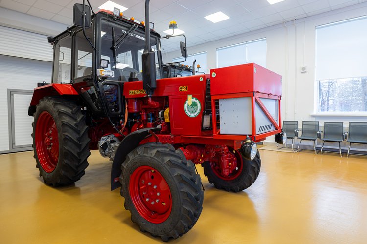 Гибридный трактор Тимирязевки выйдет в поле в конце мая 2026