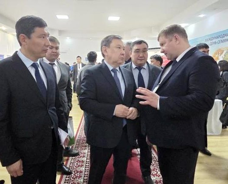 Новые перспективные сорта чечевицы и многолетних трав презентовал Омский АНЦ в Казахстане - фото