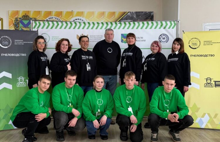 У юных пчеловодов Приморья знания профессиональных мастеров: что они умеют - фото