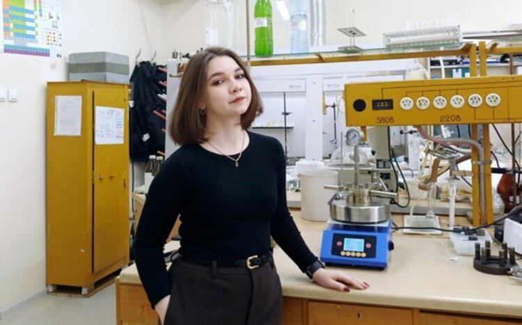 Российские ученые превращают пластиковые отходы в бензин и солярку