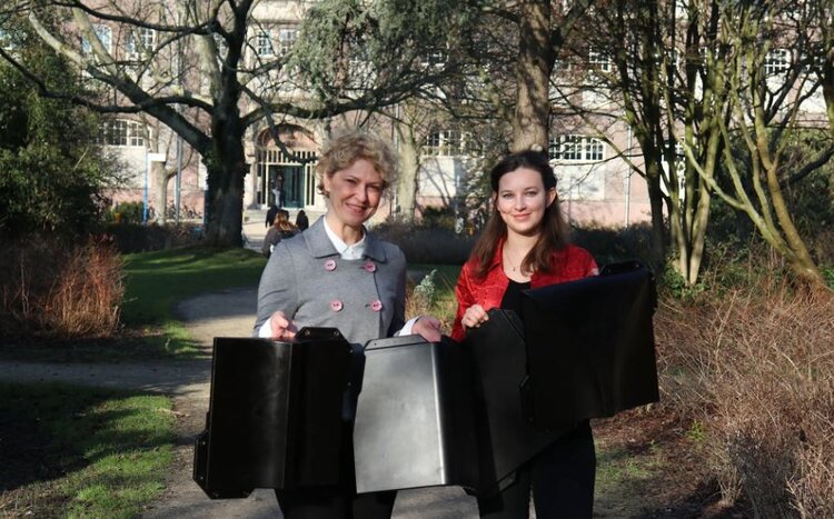 Из скорлупы грецких орехов и фисташек ученые сделали облицовочные биоплитки - фото