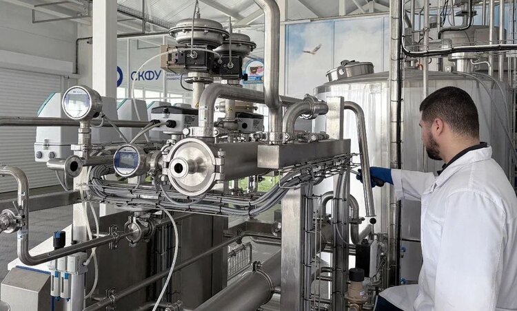 Вторая жизнь молока: как ученые превращают отходы заводов в чистую воду и «эликсир» для сердца - фото