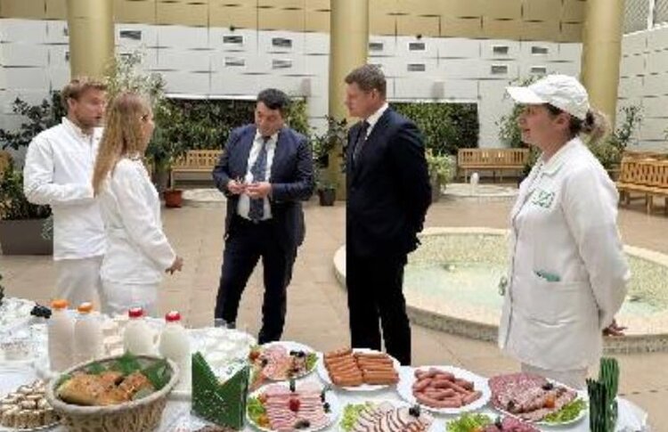Саратовский мясокомбинат «Дубки» посетила делегация из Казахстана
