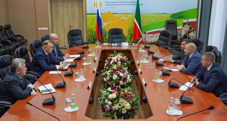 Татарстан и Беларусь продолжают укреплять аграрное сотрудничество, включая сельхозтехнику - фото