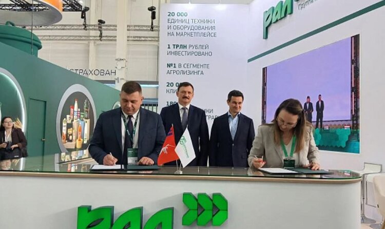 «Золотая осень-2026»: волгоградским аграриям обеспечили дополнительную скидку на тракторы