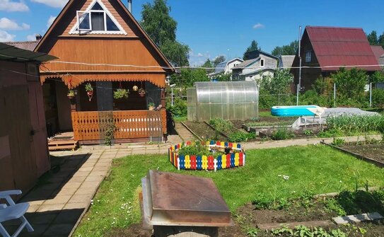 Для российских дачников и сельчан разработали компактный ветро- солнечный генератор электроэнергии - фото