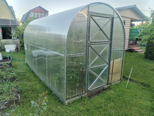 Как обработать почву в теплице весной для обеззараживания - фото