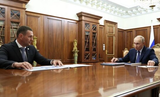 Владимиру Путину о новом высокоурожайном сорте сои доложил губернатор Хабаровского края - фото